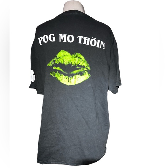 The KERRY PIPER | SHORT SLEEVE GRAPHIC CREW NECK TEE - Picture 2 of 6